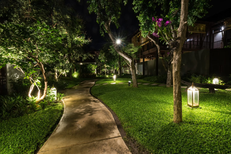 How Shadowing Can Create Dramatic Landscape Lighting Effects ...